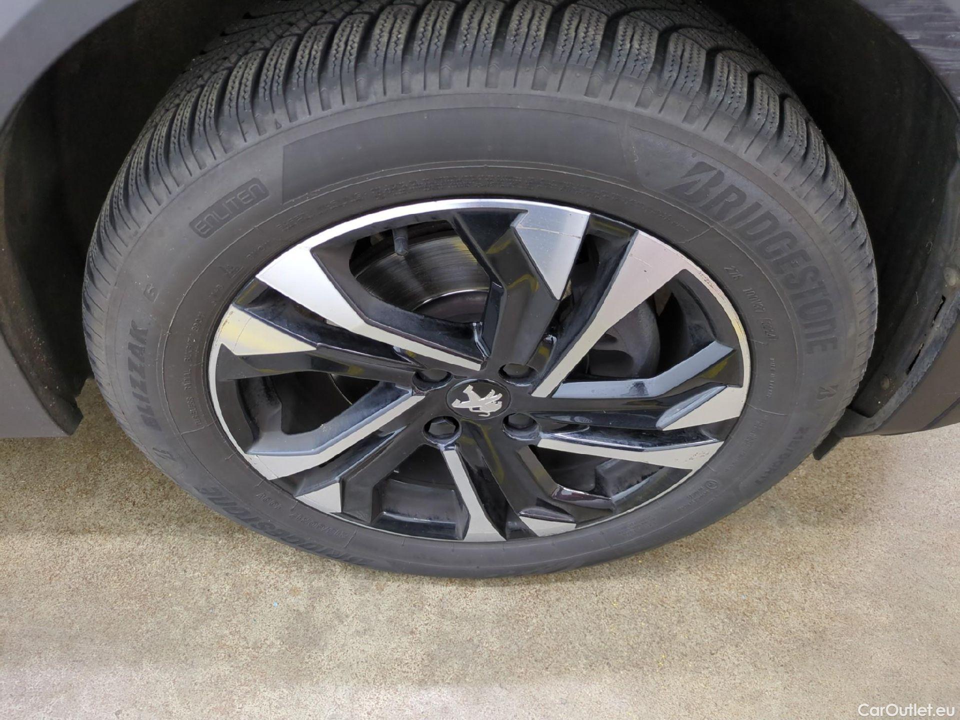  Peugeot  2008  Allure Business 1.5 HDi 130CV BVA8 E6d #9