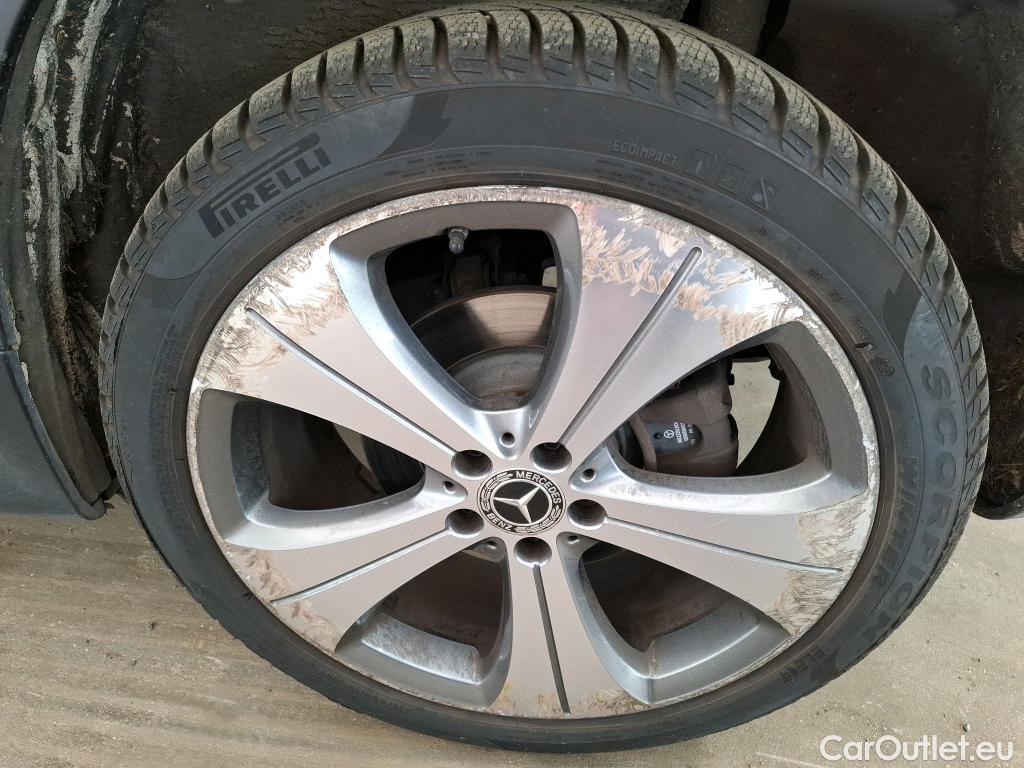  Mercedes  GLB MERCEDES-BENZ  / 2019 / 5P / SUV  200 d Business Line #29