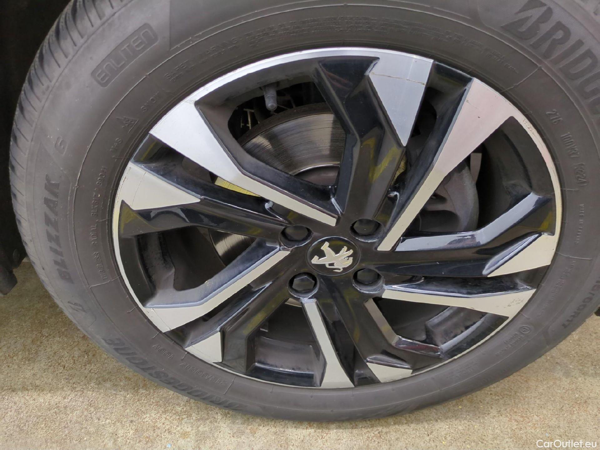  Peugeot  2008  Allure Business 1.5 HDi 130CV BVA8 E6d #12