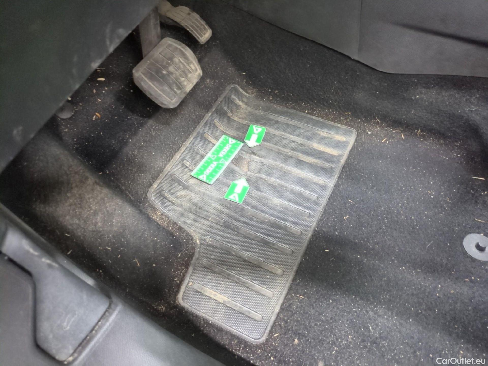  Peugeot  2008  Allure Business 1.5 HDi 130CV BVA8 E6d #3