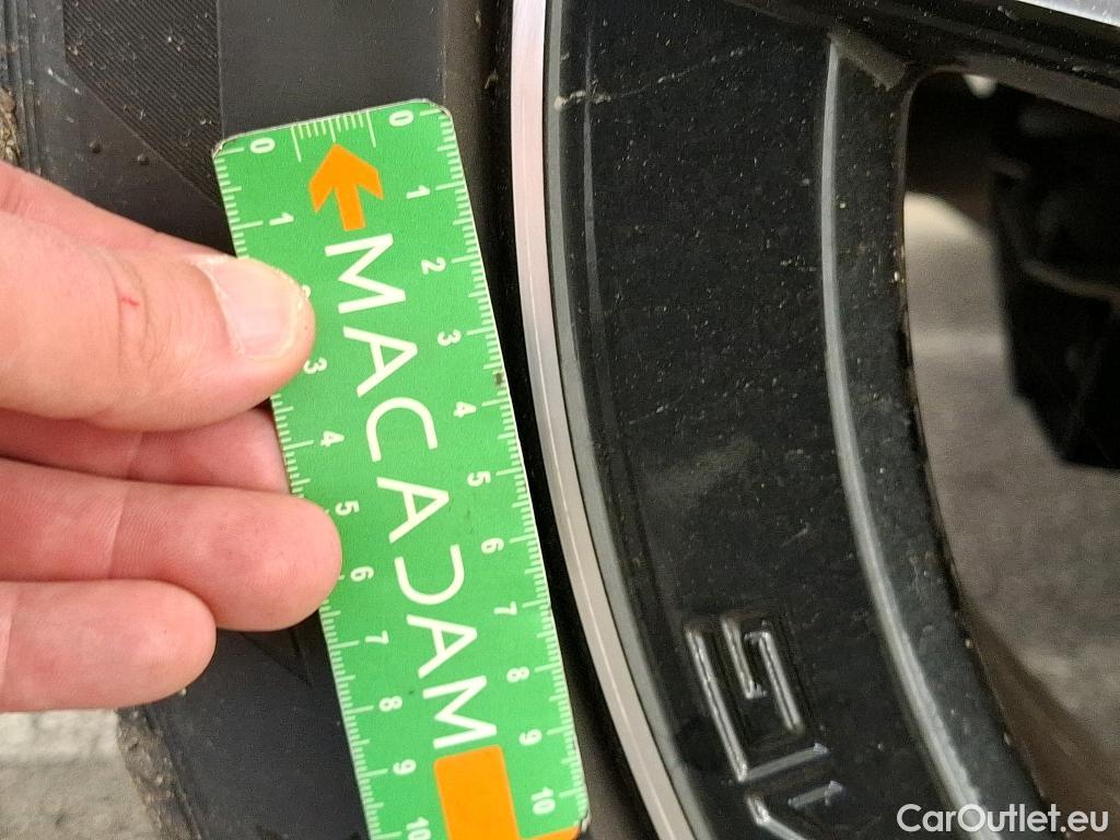  Mercedes  GLA MERCEDES-BENZ  / 2020 / 5P / SUV 2.0  200 D AMG LINE DCT #17