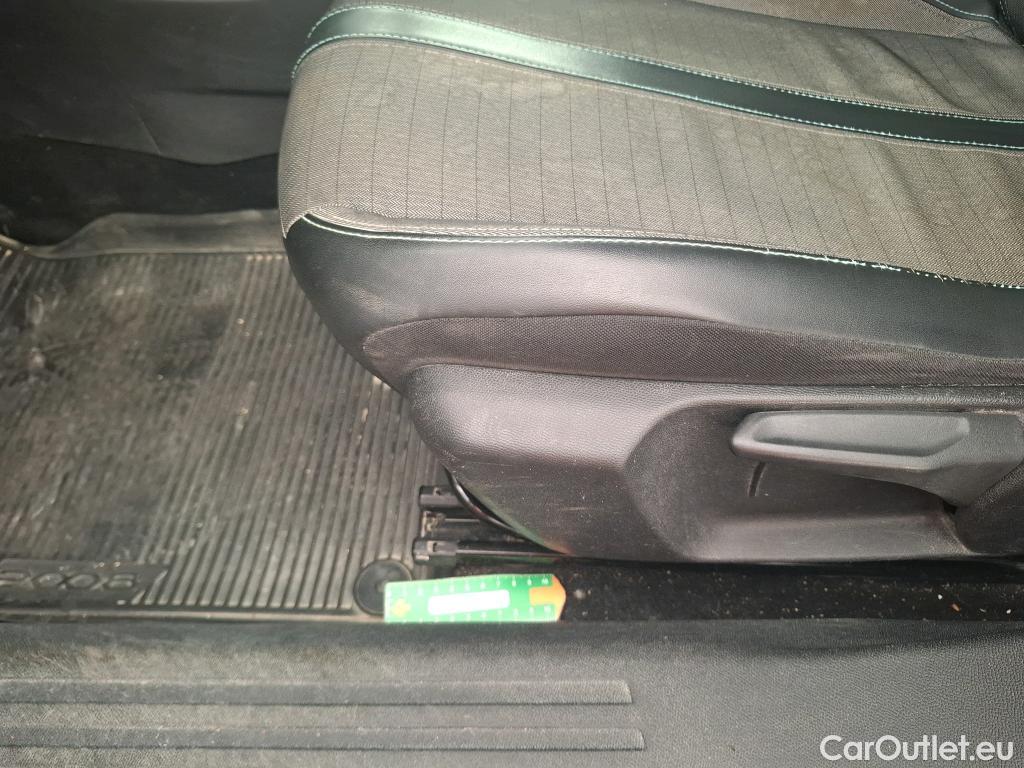  Peugeot  2008  Allure Pack 1.5 HDi 110CV BVM6 E6d #14