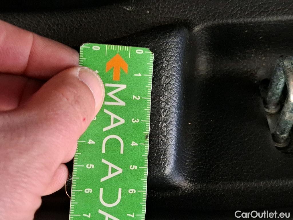  Mercedes  GLA MERCEDES-BENZ  / 2020 / 5P / SUV 2.0  200 D AMG LINE DCT #49