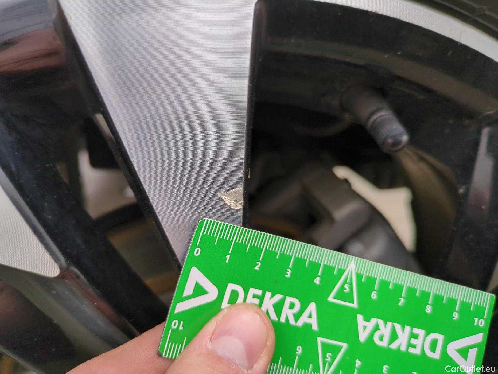  Peugeot  2008  Allure Business 1.5 HDi 130CV BVA8 E6d #24