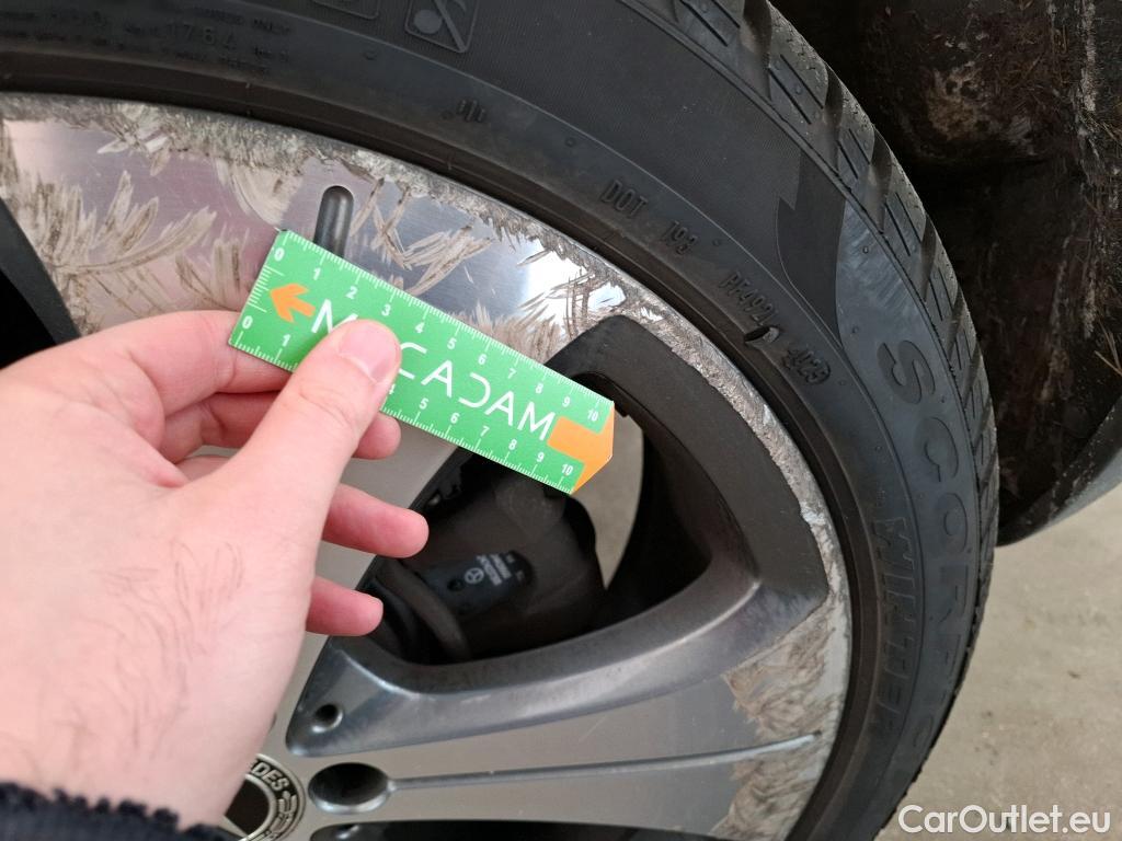  Mercedes  GLB MERCEDES-BENZ  / 2019 / 5P / SUV  200 d Business Line #31