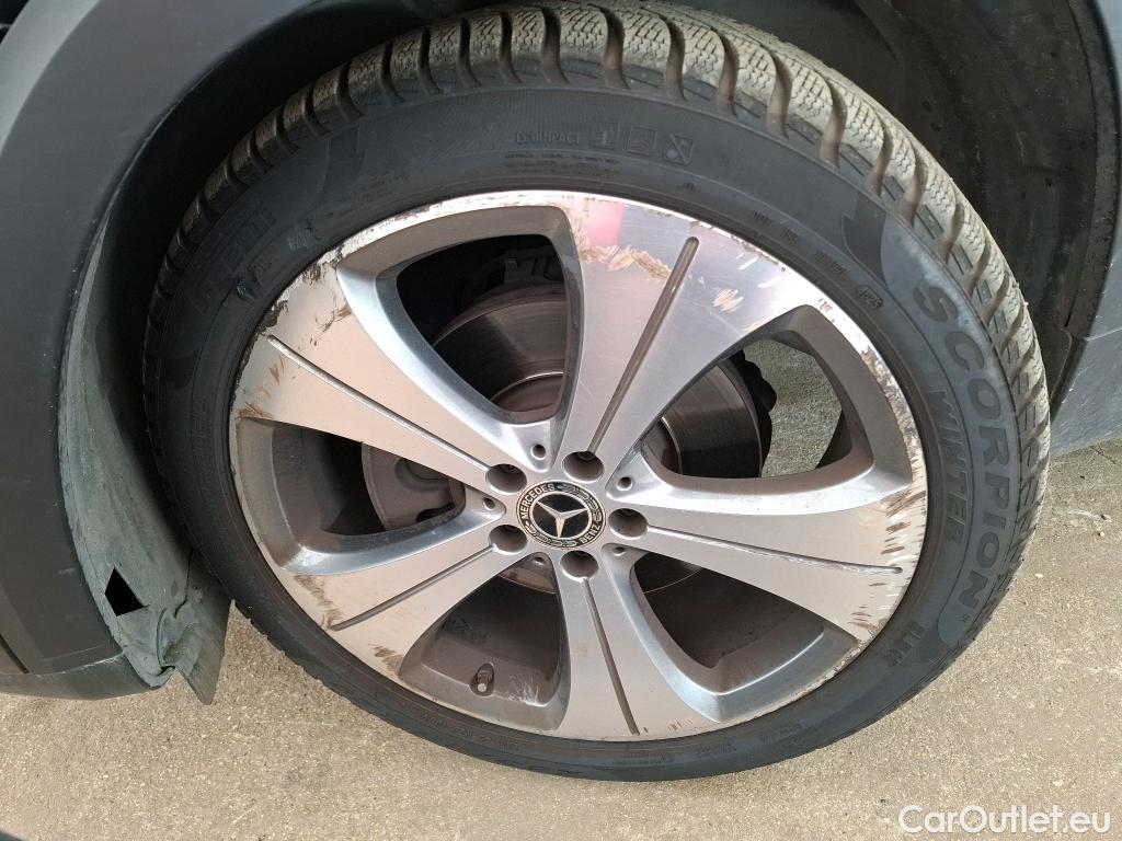  Mercedes  GLB MERCEDES-BENZ  / 2019 / 5P / SUV  200 d Business Line #44