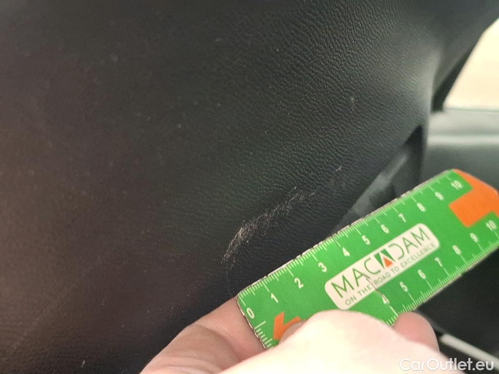  Peugeot  2008  Allure Business 1.5 HDi 130CV BVA8 E6d #26