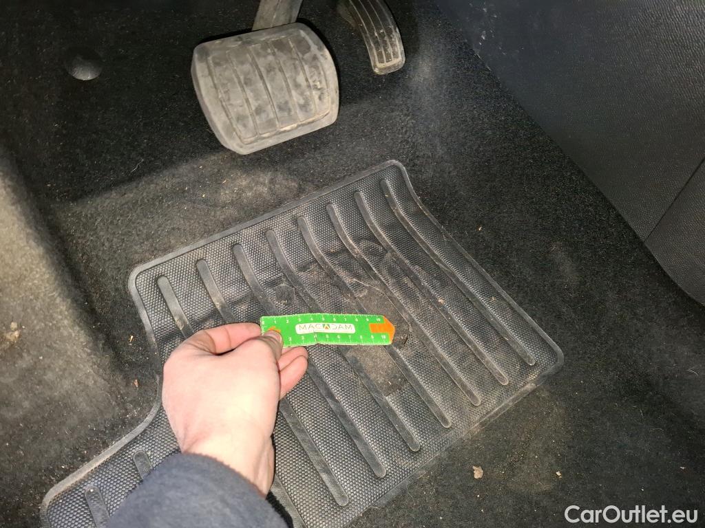  Peugeot  2008  Allure Business 1.5 HDi 130CV BVA8 E6d #4