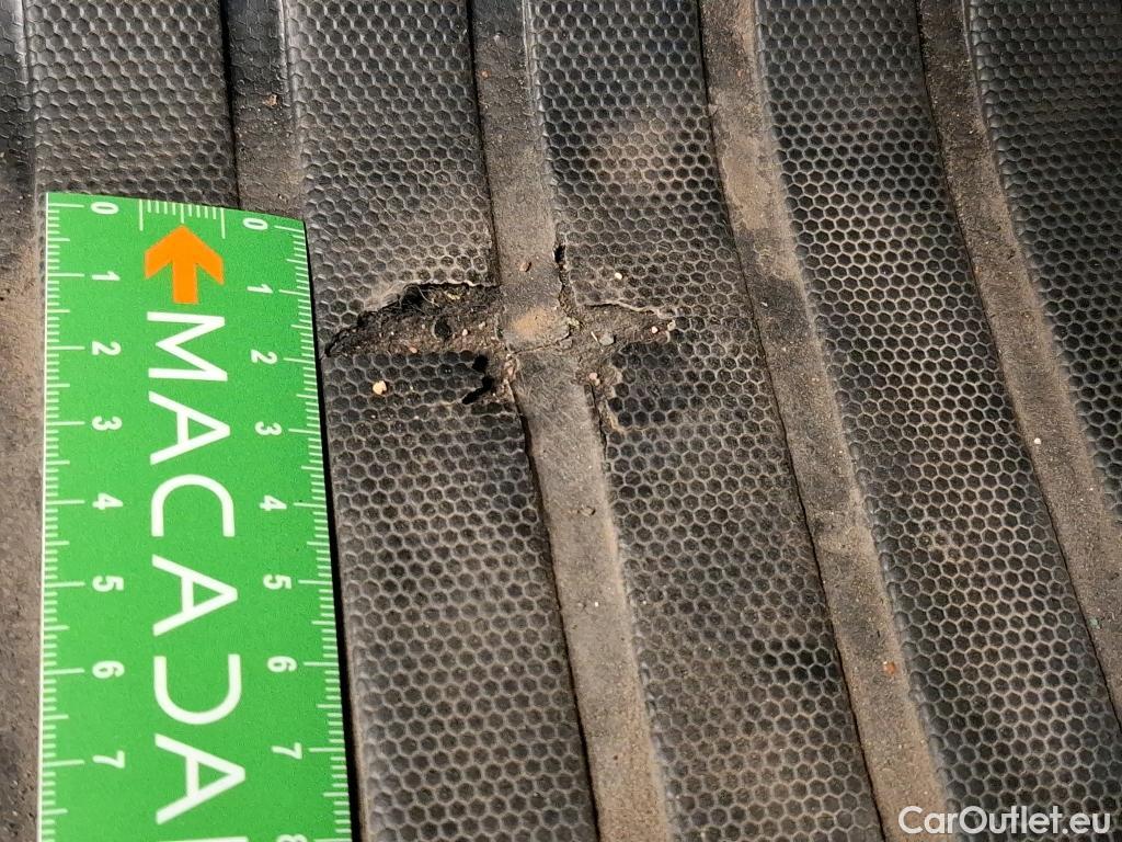  Peugeot  2008  Allure 1.5 HDi 130CV BVA8 E6d #9