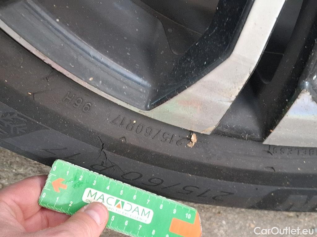  Peugeot  2008  Allure Business 1.5 HDi 130CV BVA8 E6d #17