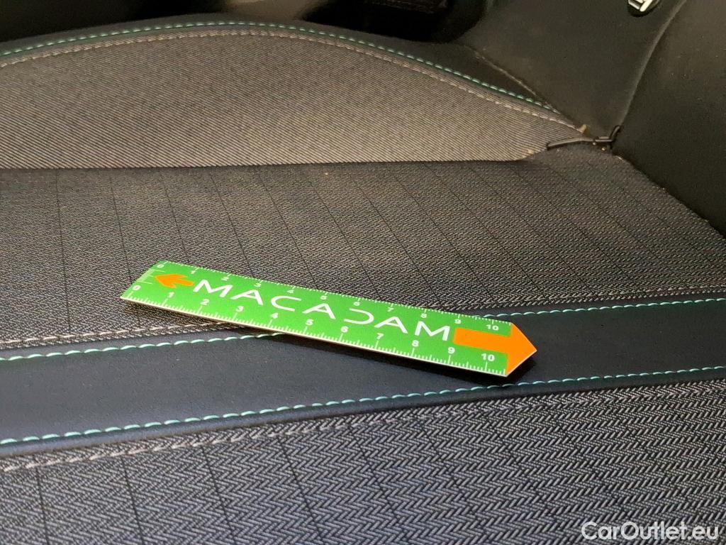  Peugeot  2008  Allure 1.5 HDi 130CV BVA8 E6d #17