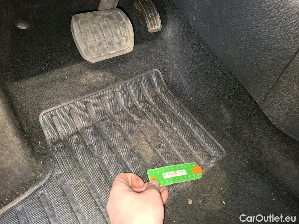  Peugeot  2008  Allure Business 1.5 HDi 130CV BVA8 E6d #3