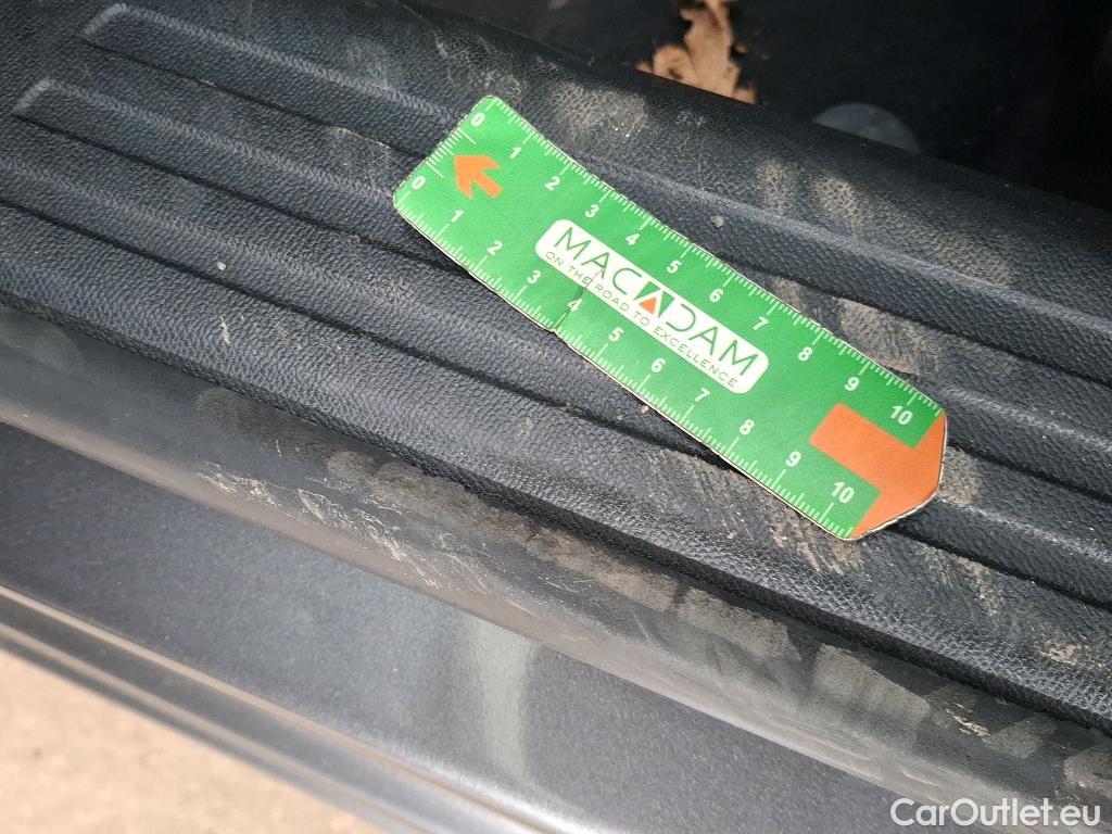  Peugeot  2008  Allure Business 1.5 HDi 130CV BVA8 E6d #19