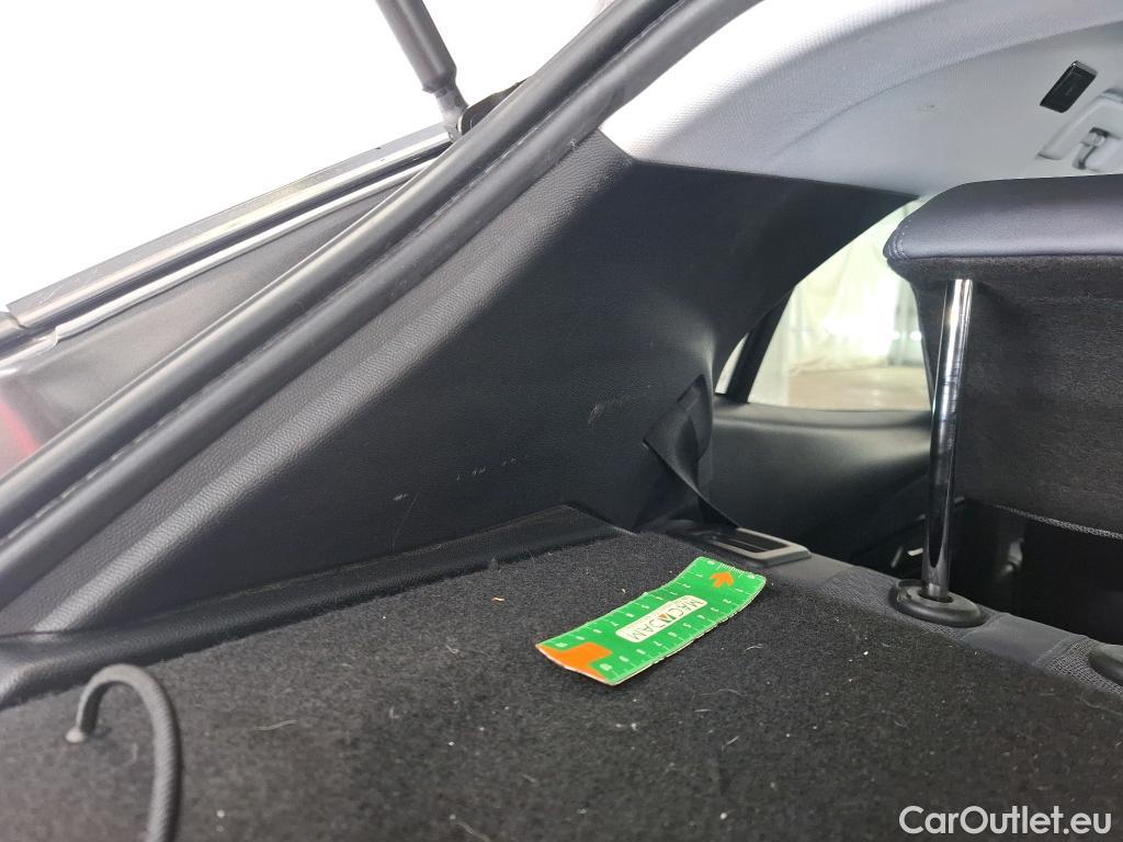  Peugeot  2008  Allure Business 1.5 HDi 130CV BVA8 E6d #25