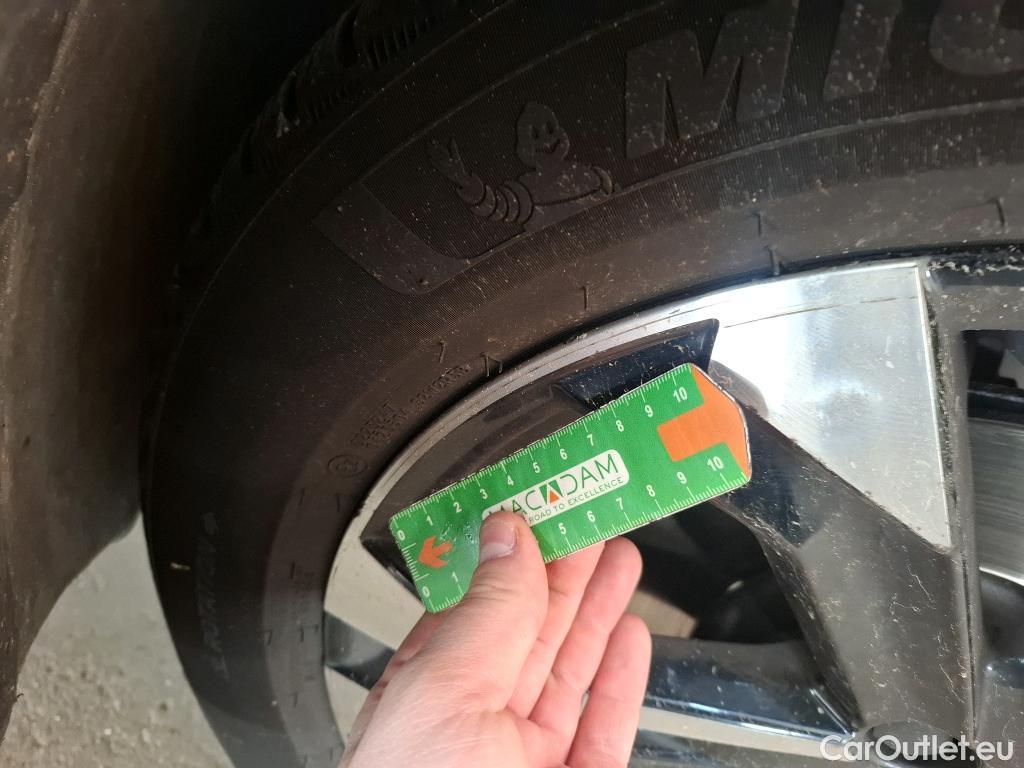  Peugeot  2008  Allure Business 1.5 HDi 130CV BVA8 E6d #24