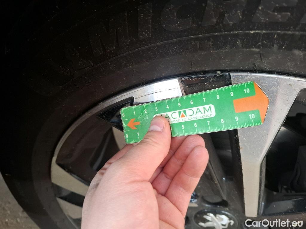  Peugeot  2008  Allure Business 1.5 HDi 130CV BVA8 E6d #23