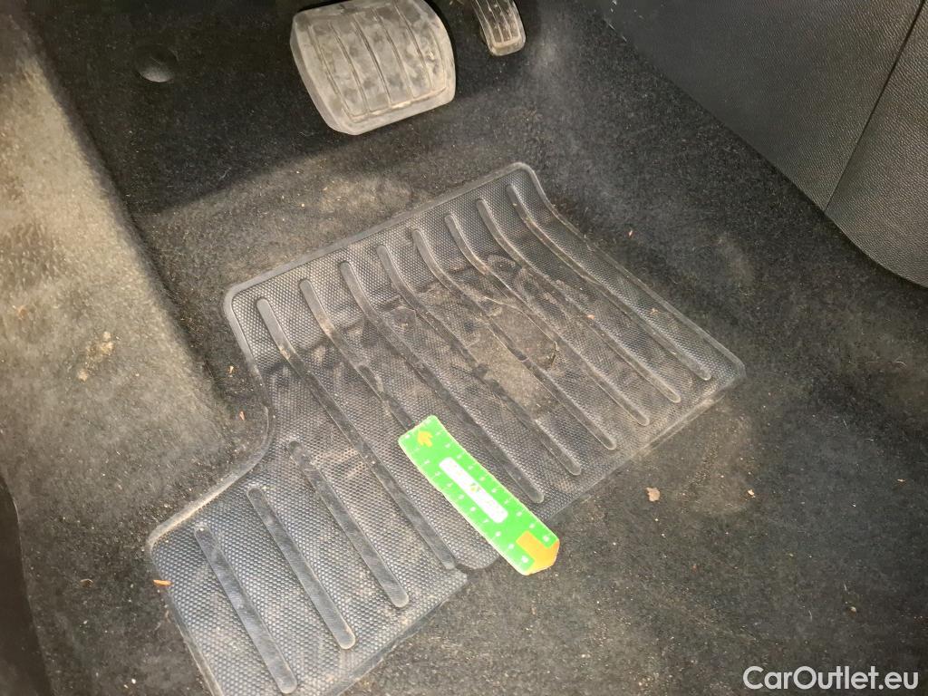  Peugeot  2008  Allure Business 1.5 HDi 130CV BVA8 E6d #1