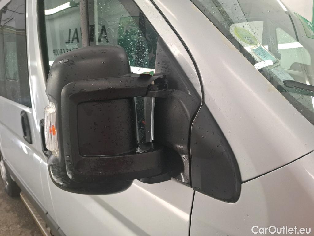  Peugeot  Boxer PEUGEOT  4p VCA 2.0 BLUEHDI 110 S&S 330 L1H1 ACCESS combi #1