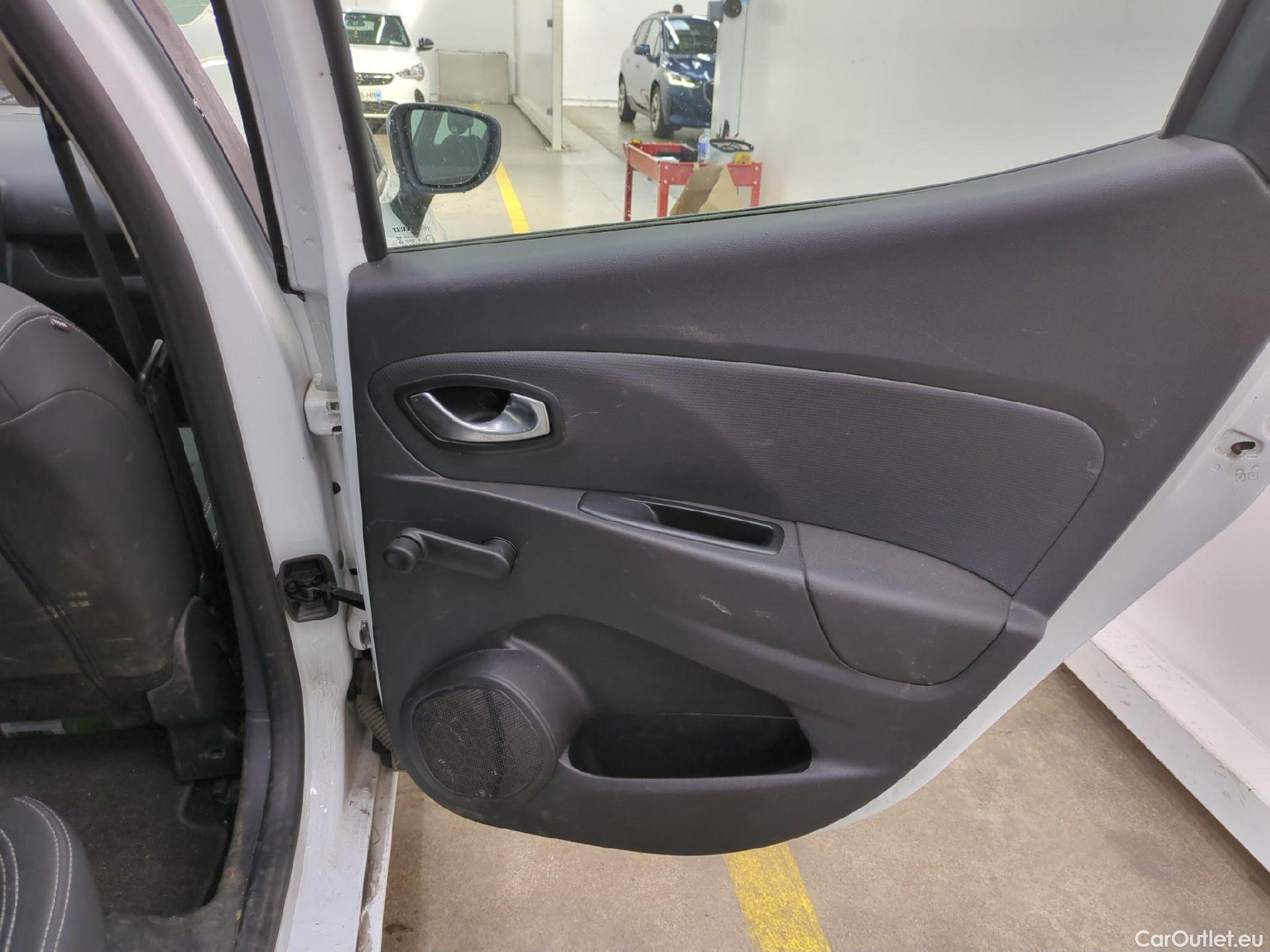  Renault  Clio  IV Business 1.5 dCi 90CV BVM5 E6 #7