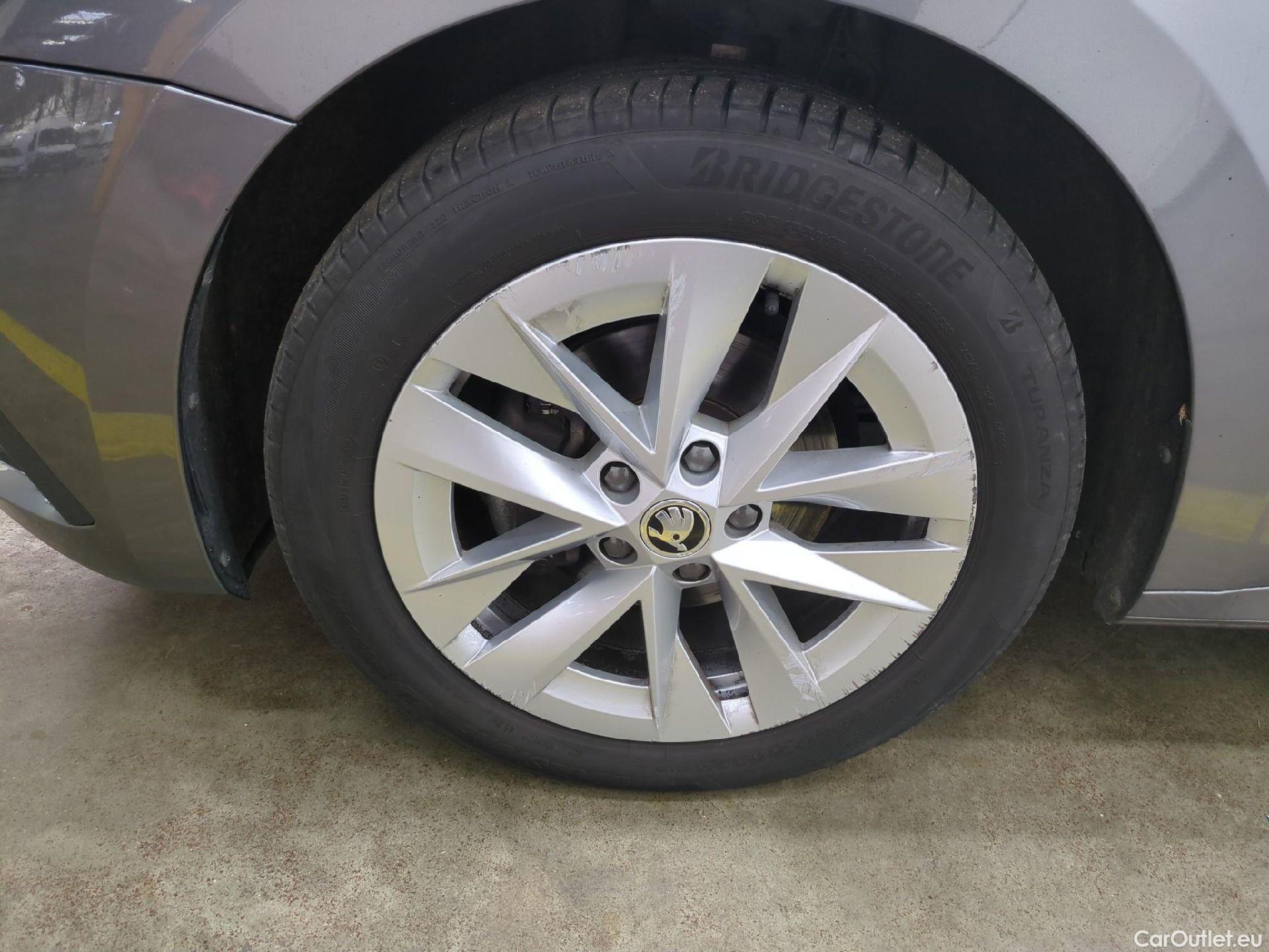  Skoda  Octavia  Break Style 2.0 TDI 150CV BVA7 E6d #5