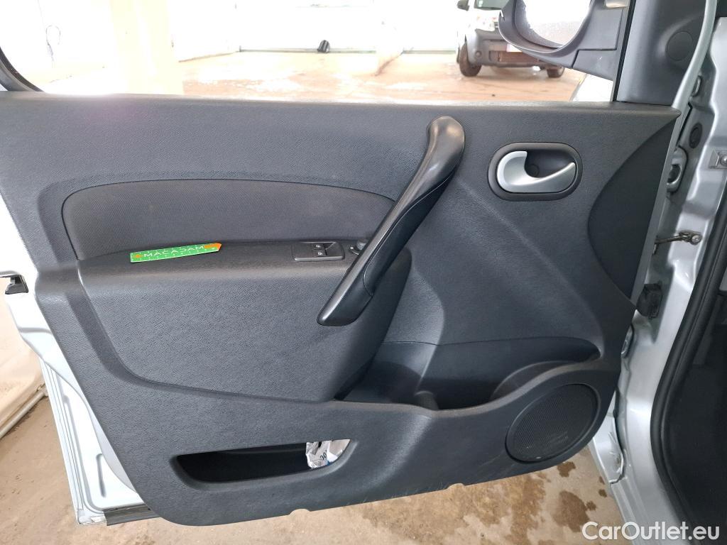  Renault  Kangoo RENAULT  / 2013 / 5P / monospace Intens - Blue dCi 95 #13