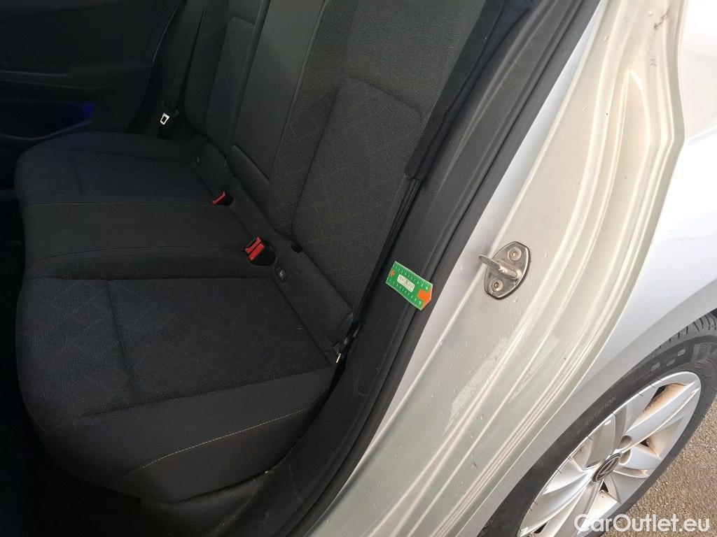  Volkswagen  Golf  VOLKSWAGEN / 2020 / 5P / Berline 1.5 eTSI OPF 130 DSG7 Life Busi #59