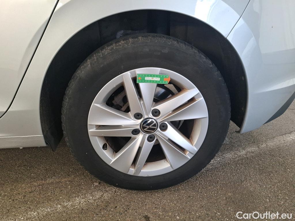  Volkswagen  Golf  VOLKSWAGEN / 2020 / 5P / Berline 1.5 eTSI OPF 130 DSG7 Life Busi #1