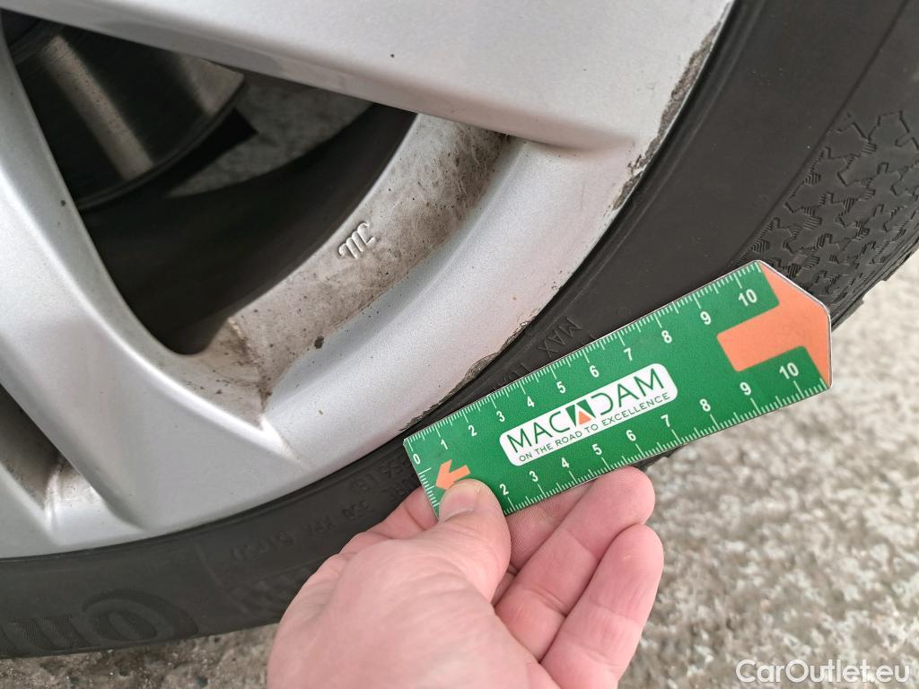  Toyota  Corolla TOYOTA  Touring Sports / 2018 / 5P / Break Hybride 122h Dynamic Business Beyond Zer #26