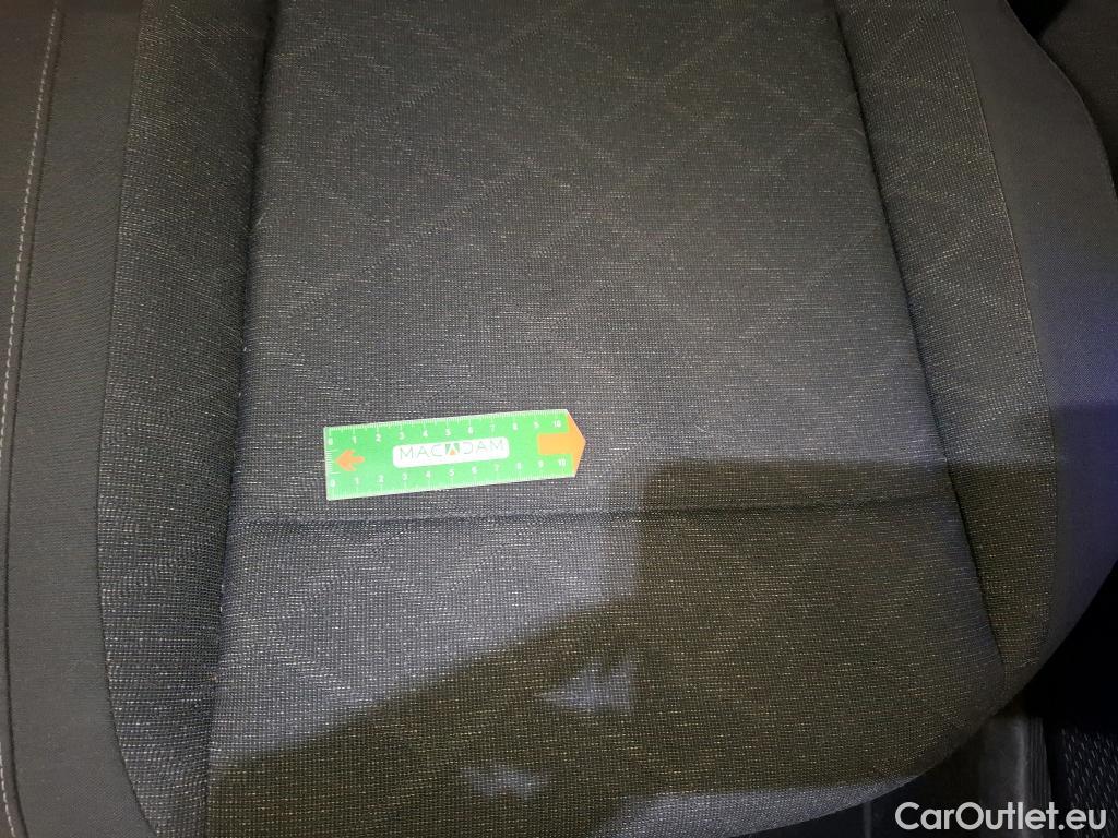  Volkswagen  Golf  VOLKSWAGEN / 2020 / 5P / Berline 1.5 eTSI OPF 130 DSG7 Life Busi #73