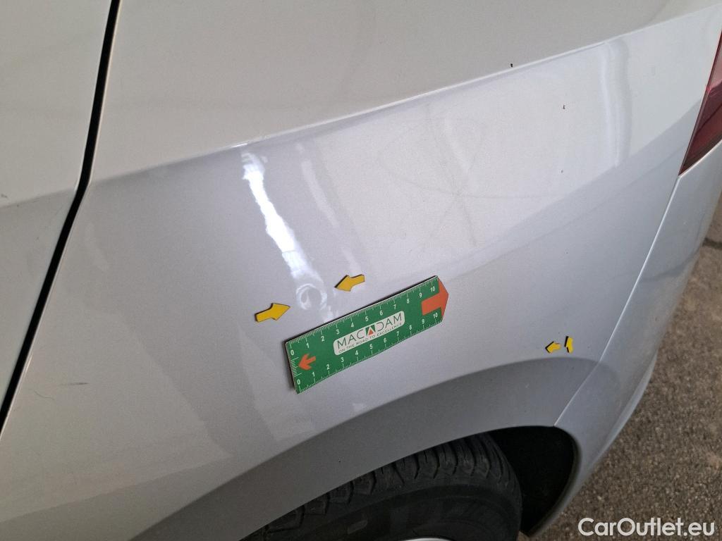  Volkswagen  Golf  VOLKSWAGEN / 2020 / 5P / Berline 1.5 eTSI OPF 130 DSG7 Life Busi #63