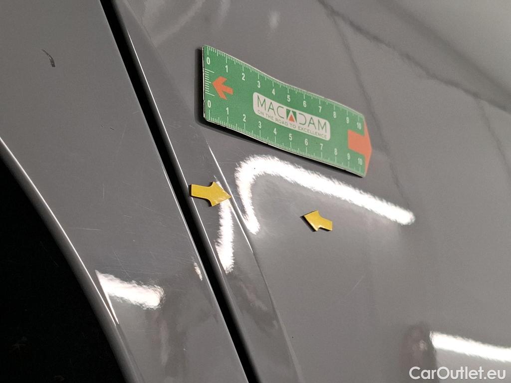  Volkswagen  Golf  VOLKSWAGEN / 2020 / 5P / Berline 1.0 eTSI OPF 110 DSG7 Life Business 1st #27