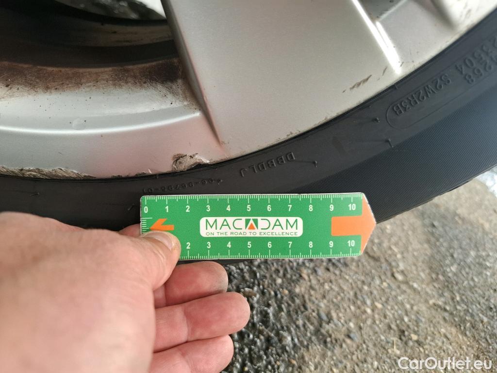  Volkswagen  Golf  VOLKSWAGEN / 2020 / 5P / Berline 1.0 eTSI OPF 110 DSG7 Life Business 1st #8