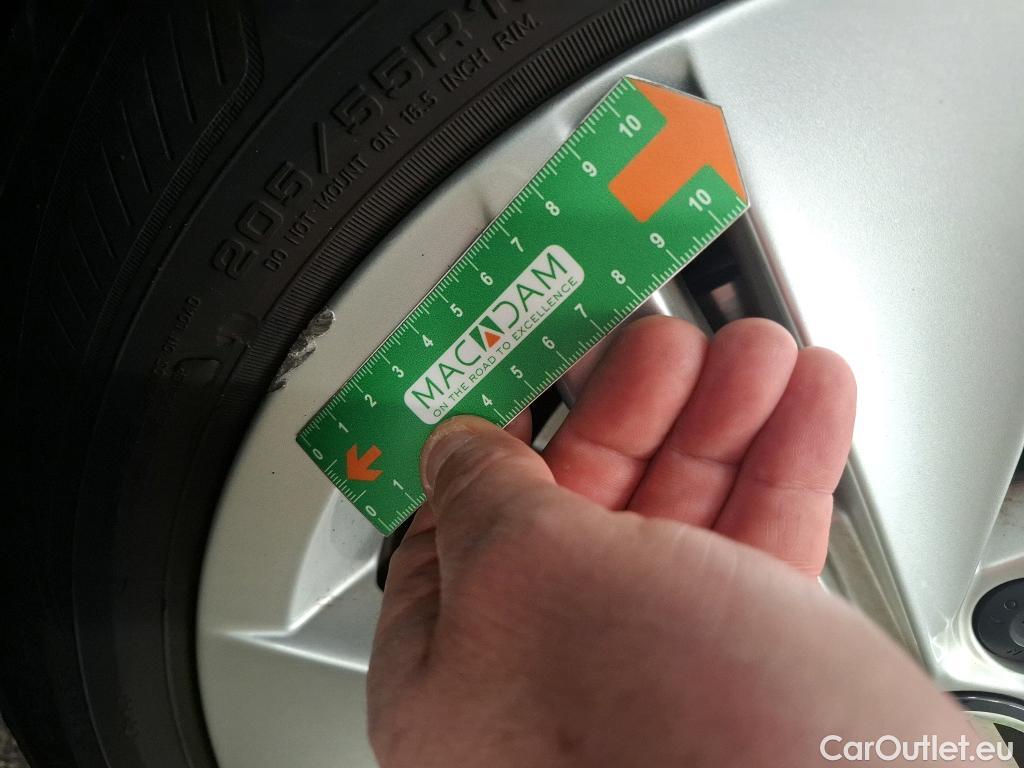  Volkswagen  Golf  VOLKSWAGEN / 2020 / 5P / Berline 1.5 eTSI OPF 130 DSG7 Life Busi #46