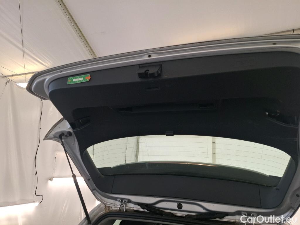  Volkswagen  Golf  VOLKSWAGEN / 2020 / 5P / Berline 1.5 eTSI OPF 130 DSG7 Life Busi #77