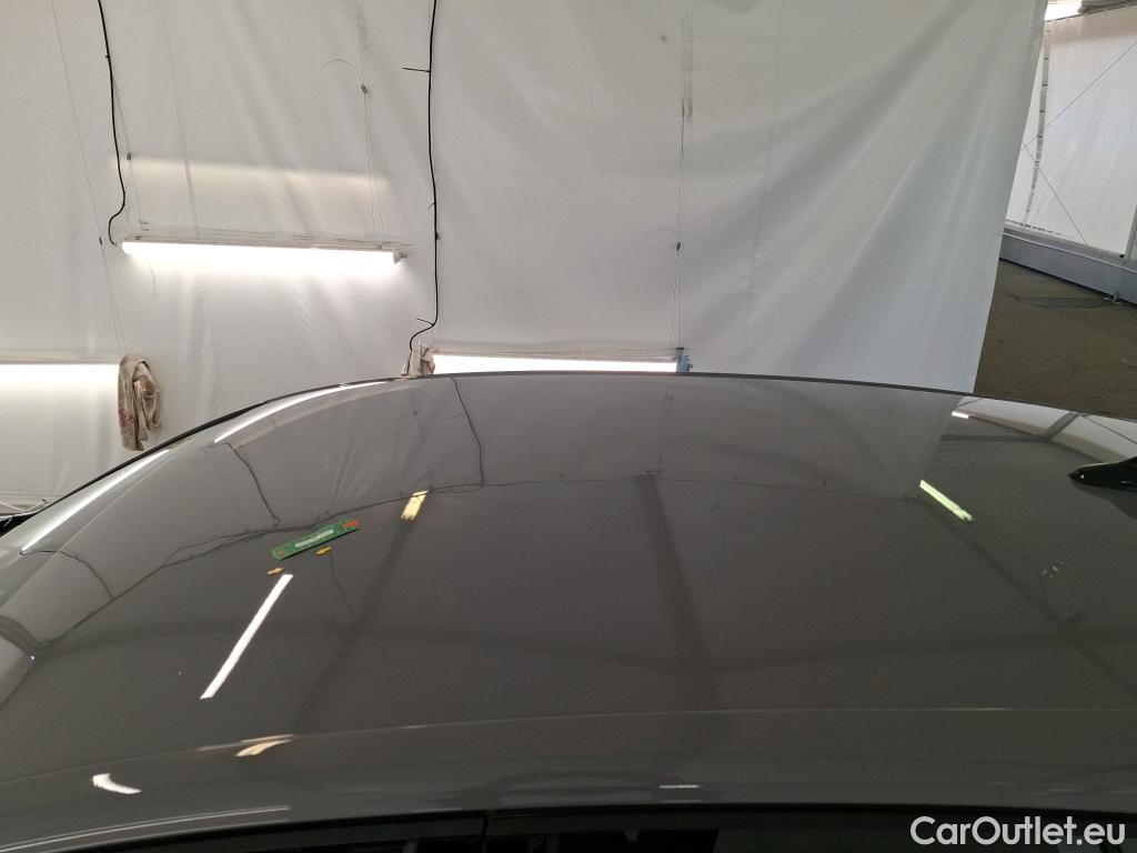  Volkswagen  Golf  VOLKSWAGEN / 2020 / 5P / Berline 1.0 eTSI OPF 110 DSG7 Life Business 1st #31