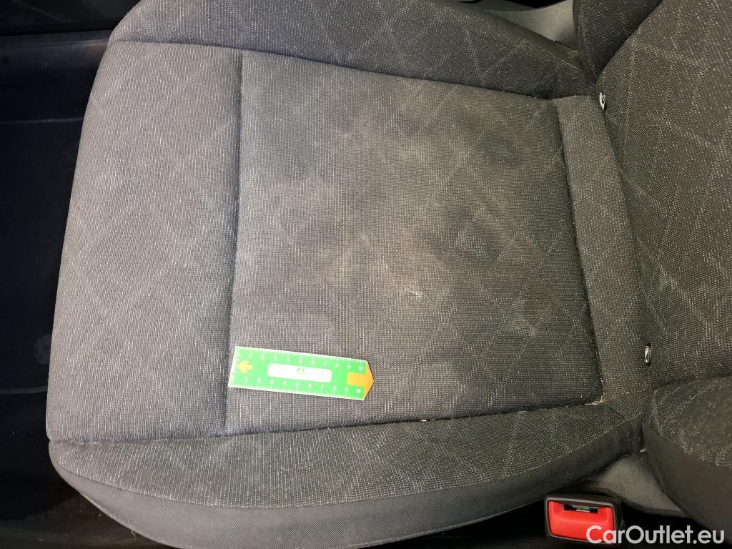  Volkswagen  Golf  VOLKSWAGEN / 2020 / 5P / Berline 1.5 eTSI OPF 130 DSG7 Life Busi #71