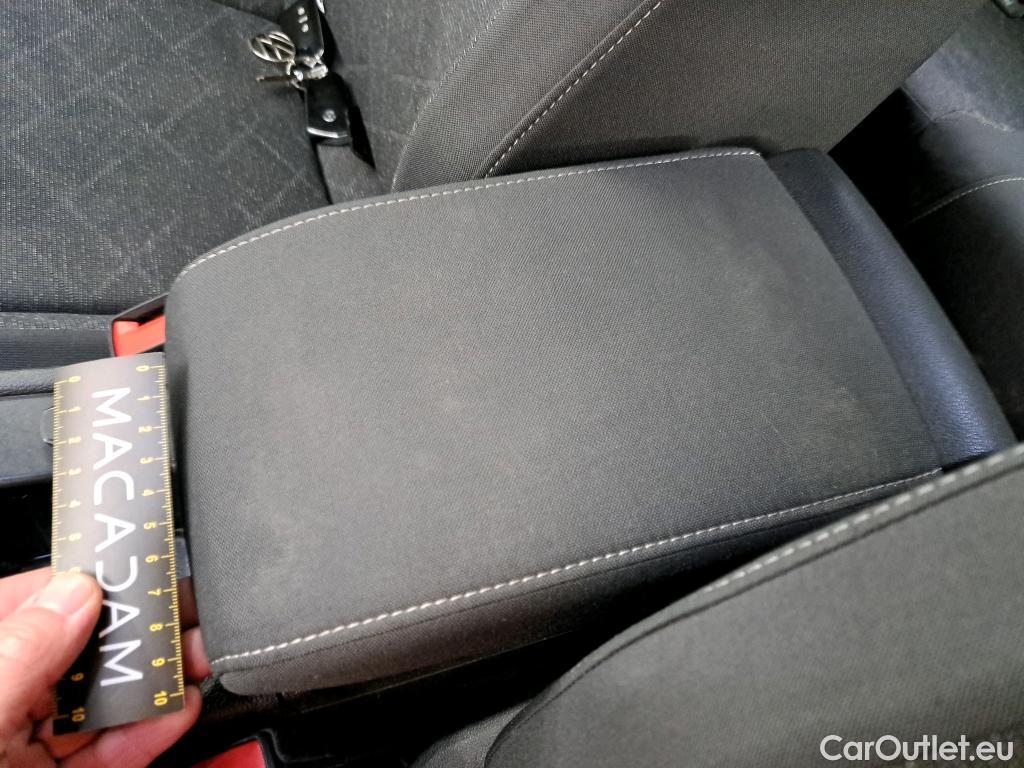  Volkswagen  Golf  VOLKSWAGEN / 2020 / 5P / Berline 2.0 TDI SCR 115 DSG7 Life Busi #9