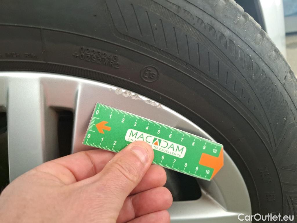  Volkswagen  Golf  VOLKSWAGEN / 2020 / 5P / Berline 1.5 eTSI OPF 130 DSG7 Life Busi #45