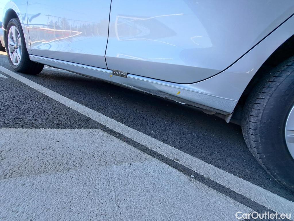  Volkswagen  Golf  VOLKSWAGEN / 2020 / 5P / Berline 2.0 TDI SCR 115 DSG7 Life Busi #3