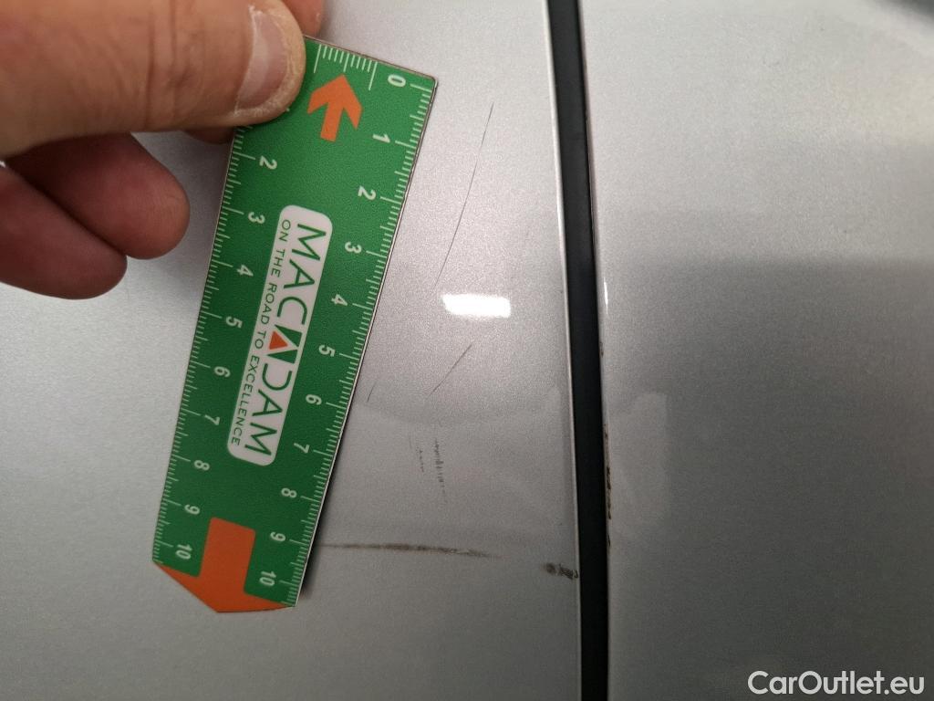  Volkswagen  Golf  VOLKSWAGEN / 2020 / 5P / Berline 1.5 eTSI OPF 130 DSG7 Life Busi #89