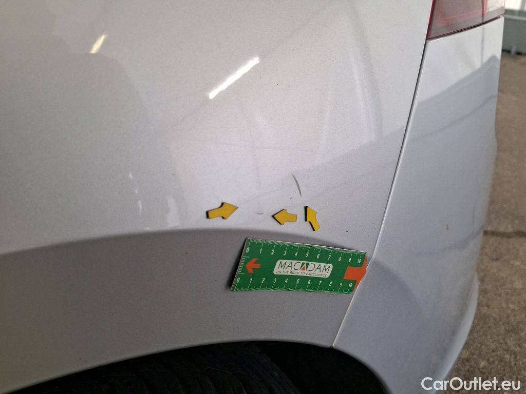  Volkswagen  Golf  VOLKSWAGEN / 2020 / 5P / Berline 1.5 eTSI OPF 130 DSG7 Life Busi #64