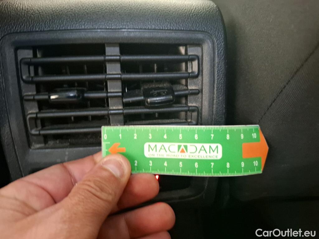  Volkswagen  Golf  VOLKSWAGEN / 2020 / 5P / Berline 1.5 eTSI OPF 130 DSG7 Life Busi #43