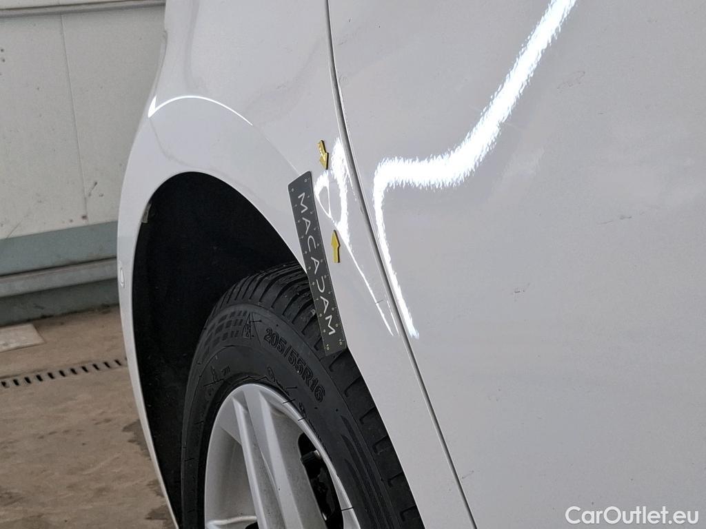  Toyota  Corolla TOYOTA  / 2018 / 5P / Berline Hybride 122h Dynamic Business Beyond Zer #14