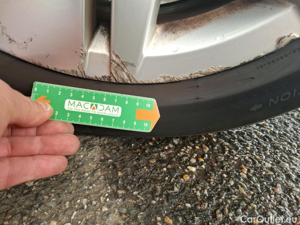  Volkswagen  Golf  VOLKSWAGEN / 2020 / 5P / Berline 1.0 eTSI OPF 110 DSG7 Life Business 1st #7