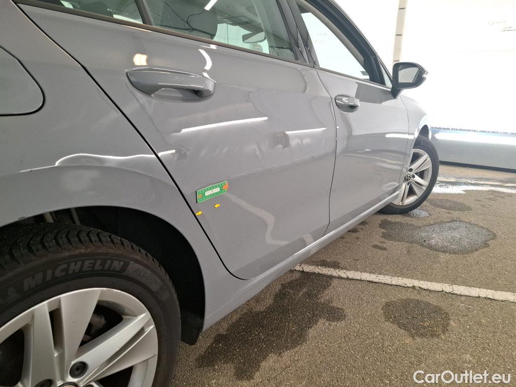  Volkswagen  Golf  VOLKSWAGEN / 2020 / 5P / Berline 1.0 eTSI OPF 110 DSG7 Life Business 1st #25