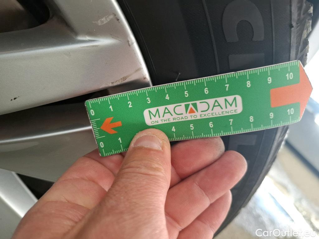  Volkswagen  Golf  VOLKSWAGEN / 2020 / 5P / Berline 1.0 eTSI OPF 110 DSG7 Life Business 1st #5