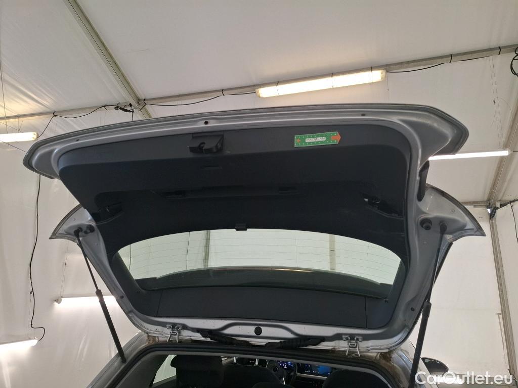  Volkswagen  Golf  VOLKSWAGEN / 2020 / 5P / Berline 1.5 eTSI OPF 130 DSG7 Life Busi #75