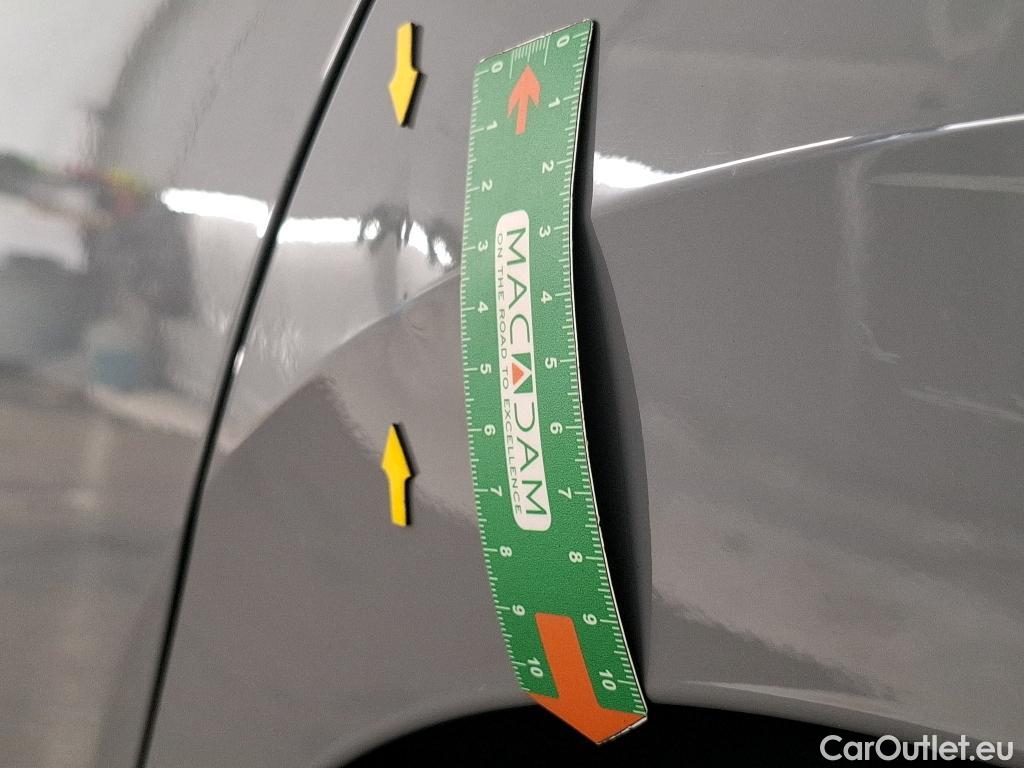  Volkswagen  Golf  VOLKSWAGEN / 2020 / 5P / Berline 1.0 eTSI OPF 110 DSG7 Life Business 1st #15