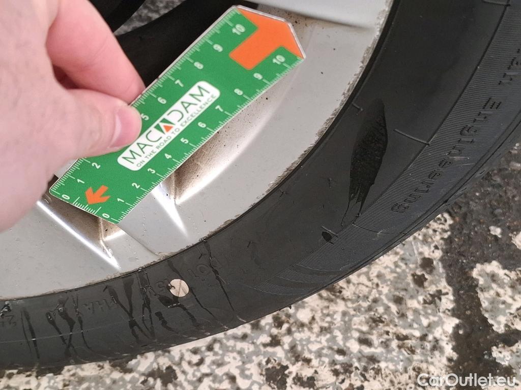  Volkswagen  Golf  VOLKSWAGEN / 2020 / 5P / Berline 2.0 TDI SCR 115 DSG LIFE BUSINESS #4