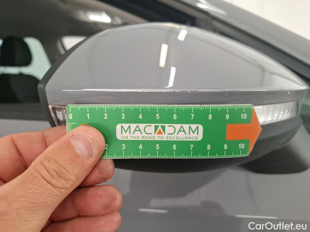  Volkswagen  Golf  VOLKSWAGEN / 2020 / 5P / Berline 1.0 eTSI OPF 110 DSG7 Life Business 1st #34